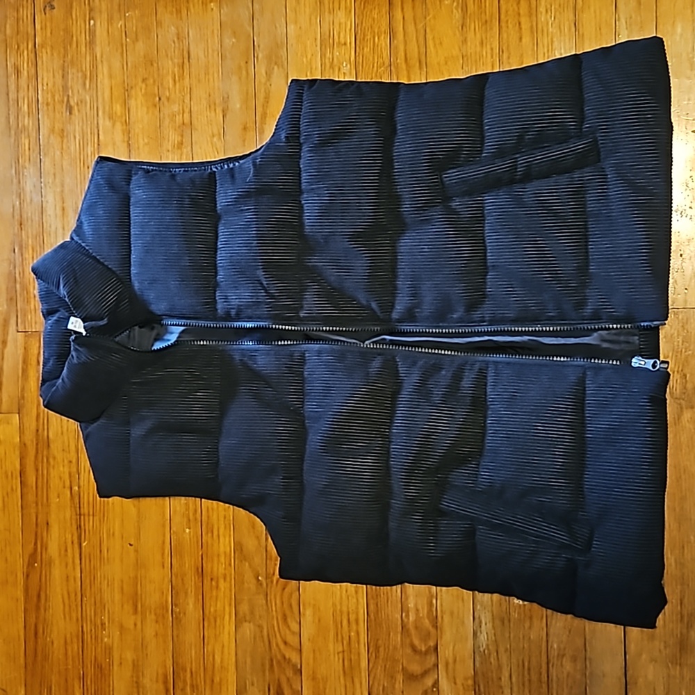 Black puffy vest